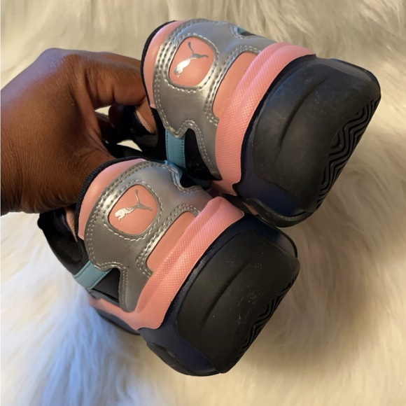 BNIB… Puma Sneakers - Picture 4 of 6